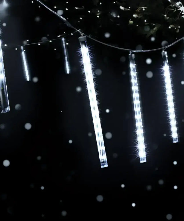 Illuminated meteor shower lights on 12M 960 LED Falling Meteor Christmas Icicle Lights