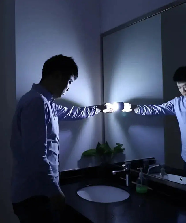 Suction Cup Worklight - Blue-Flashlights-Brillar